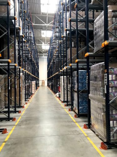 Regálový systém Drive In umožňuje maximálne využitie skladovacej plochy.