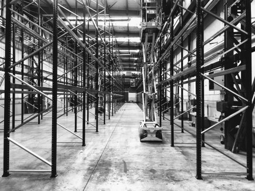 Pokračovanie montáže paletových regálov - utorok